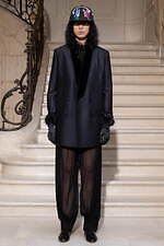 ケンゾー 2025年秋冬ウィメンズコレクション、ウサギの遊び心と無邪気なフェミニティ｜写真2