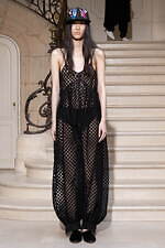 ケンゾー 2025年秋冬ウィメンズコレクション、ウサギの遊び心と無邪気なフェミニティ｜写真7