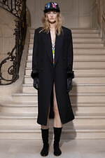 ケンゾー 2025年秋冬ウィメンズコレクション、ウサギの遊び心と無邪気なフェミニティ｜写真15