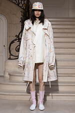 ケンゾー 2025年秋冬ウィメンズコレクション、ウサギの遊び心と無邪気なフェミニティ｜写真16