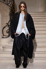 ケンゾー 2025年秋冬ウィメンズコレクション、ウサギの遊び心と無邪気なフェミニティ｜写真21