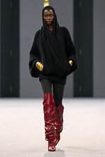 バルマン 2025-26年秋冬ウィメンズコレクション - アフリカとパリの融合｜写真2