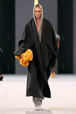 バルマン 2025-26年秋冬ウィメンズコレクション - アフリカとパリの融合｜写真4