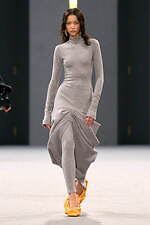 バルマン 2025-26年秋冬ウィメンズコレクション - アフリカとパリの融合｜写真7