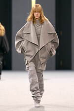 バルマン 2025-26年秋冬ウィメンズコレクション - アフリカとパリの融合｜写真9