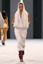 バルマン 2025-26年秋冬ウィメンズコレクション - アフリカとパリの融合｜写真19