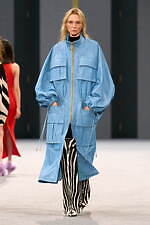 バルマン 2025-26年秋冬ウィメンズコレクション - アフリカとパリの融合｜写真37