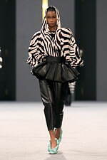 バルマン 2025-26年秋冬ウィメンズコレクション - アフリカとパリの融合｜写真40