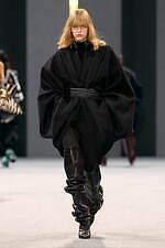 バルマン 2025-26年秋冬ウィメンズコレクション - アフリカとパリの融合｜写真45