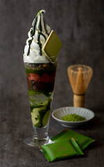 イシヤ日本橋、宇治抹茶×北海道産いちごの“とろける”パンケーキやあずき入り抹茶ラテ｜写真3