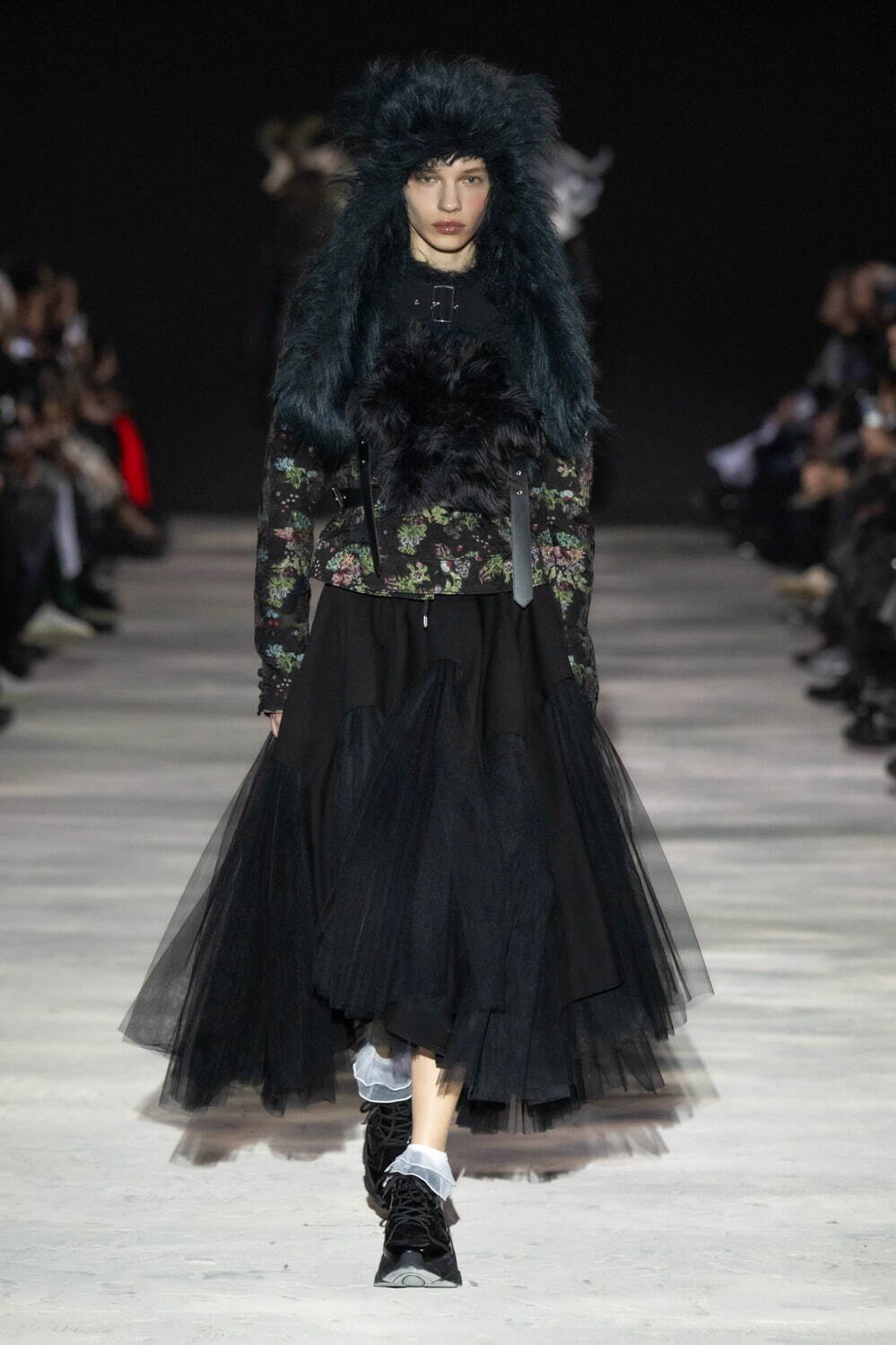 ノアールケイニノミヤ　ワンピース NOIR KEI NINOMIYAが鋭利なステンレス素材で挑む、ダークな世界