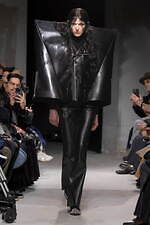 ジュンヤ ワタナベ 2025年秋冬コレクション - "服らしさ”を切り離す非現実的な服作り｜写真7