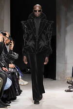 ジュンヤ ワタナベ 2025年秋冬コレクション - "服らしさ”を切り離す非現実的な服作り｜写真33