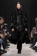 ジュンヤ ワタナベ 2025年秋冬コレクション - "服らしさ”を切り離す非現実的な服作り｜写真34