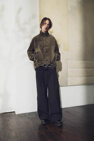 リヒト・ベシュトレーベン(Licht Bestreben) 2025-26年秋冬メンズコレクション  - 写真15