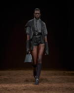 エルメス 25年秋冬ウィメンズコレクション - 端正にまとう、レザーとフェルトのあたたかな調和｜写真32