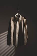 アダム エ ロぺ×カネマサ フィルの“ストレートシルエット”シャツ、青ストライプやキンガムチェック柄｜写真2