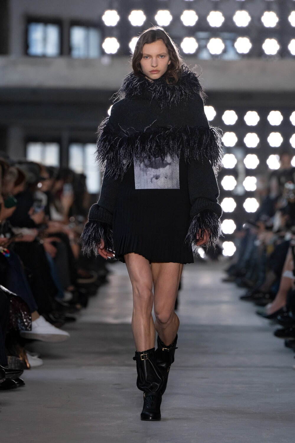 sacai 25-26年秋冬コレクション - ラッピングで贈るやさしい