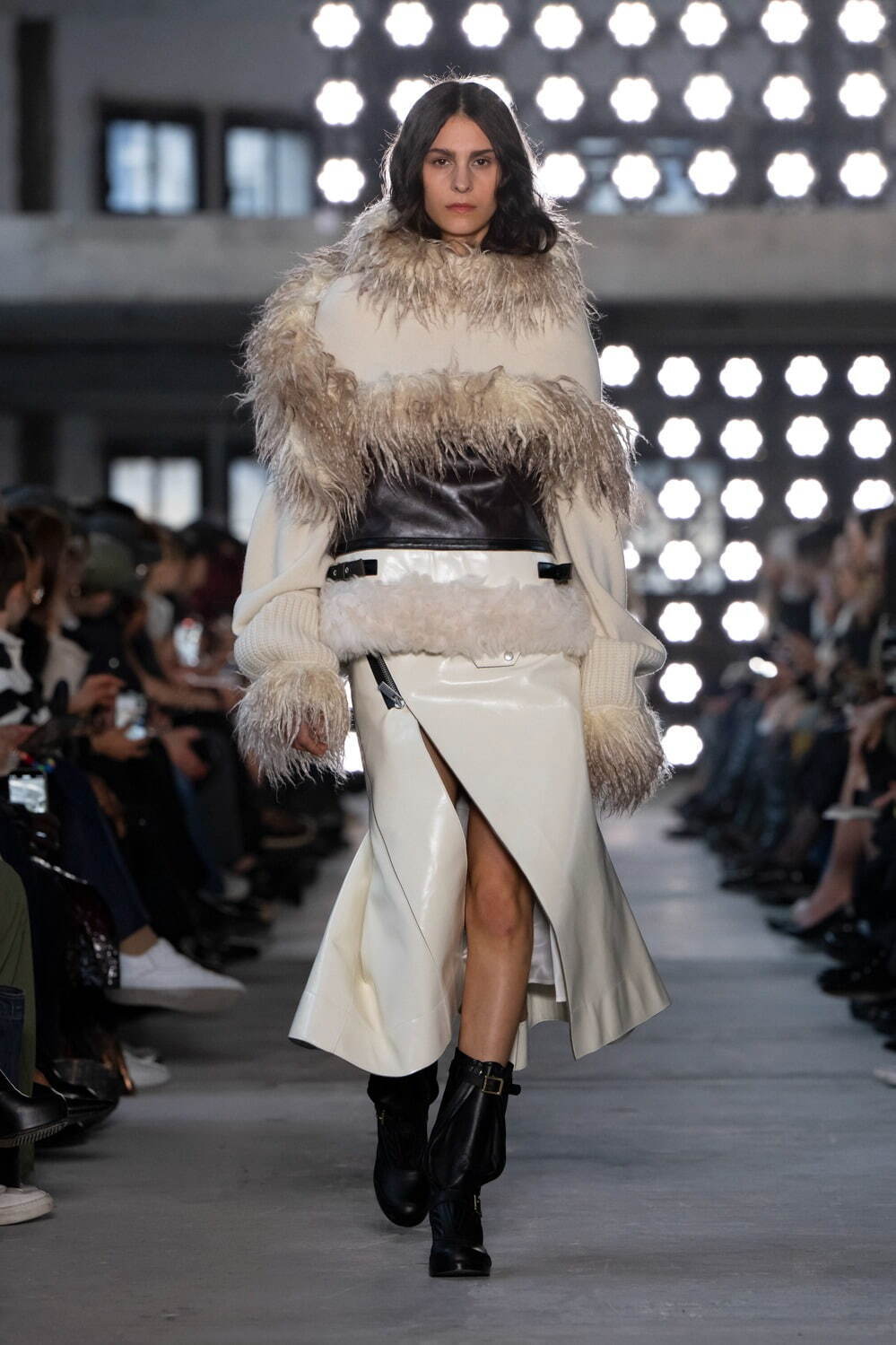サカイ（SACAI）」2025春夏コレクション | ファッション | ELLE