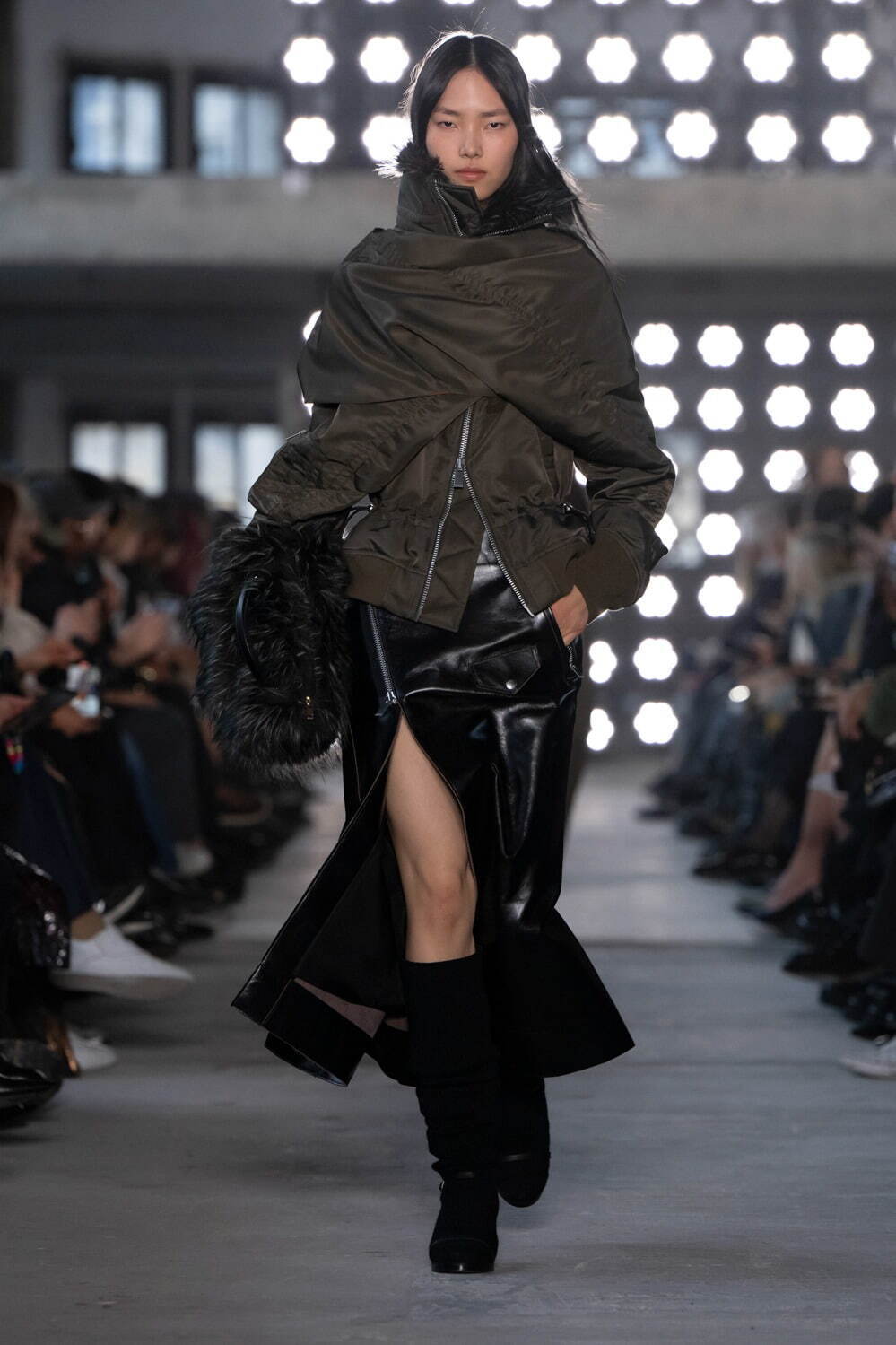 sacai 25-26年秋冬コレクション - ラッピングで贈るやさしい sacai 25-26年秋冬コレクション - ラッピングで贈るやさしい