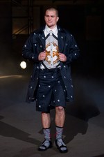 荒々しさ、男らしさを巧みに表現！yoshio kubo（ヨシオクボ）の2011年春夏コレクション｜写真1