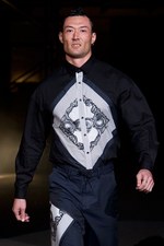 荒々しさ、男らしさを巧みに表現！yoshio kubo（ヨシオクボ）の2011年春夏コレクション｜写真3