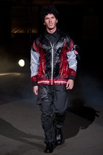 荒々しさ、男らしさを巧みに表現！yoshio kubo（ヨシオクボ）の2011年春夏コレクション｜写真9