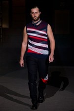 荒々しさ、男らしさを巧みに表現！yoshio kubo（ヨシオクボ）の2011年春夏コレクション｜写真12