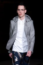 荒々しさ、男らしさを巧みに表現！yoshio kubo（ヨシオクボ）の2011年春夏コレクション｜写真22