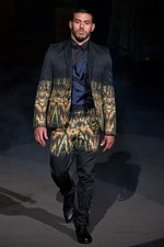 荒々しさ、男らしさを巧みに表現！yoshio kubo（ヨシオクボ）の2011年春夏コレクション｜写真26