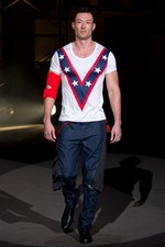 荒々しさ、男らしさを巧みに表現！yoshio kubo（ヨシオクボ）の2011年春夏コレクション｜写真35