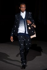 荒々しさ、男らしさを巧みに表現！yoshio kubo（ヨシオクボ）の2011年春夏コレクション｜写真37