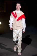 荒々しさ、男らしさを巧みに表現！yoshio kubo（ヨシオクボ）の2011年春夏コレクション｜写真39