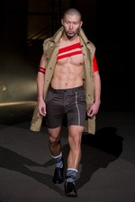 荒々しさ、男らしさを巧みに表現！yoshio kubo（ヨシオクボ）の2011年春夏コレクション｜写真40