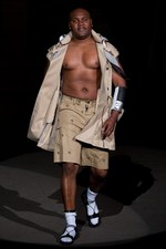 荒々しさ、男らしさを巧みに表現！yoshio kubo（ヨシオクボ）の2011年春夏コレクション｜写真41