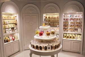 アリスの世界観が広がるショップ 水曜日のアリス が東京 渋谷にオープン 関東初出店 ファッションプレス アリスの世界観が広がるショップ 水曜日のアリス が東京 渋谷にオープン 関東初出店 ファッションプレス