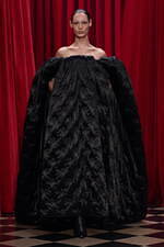 マリーン・セル 2025-26年秋冬コレクション - 幻想と現実の狭間、力強く官能的な装い｜写真47