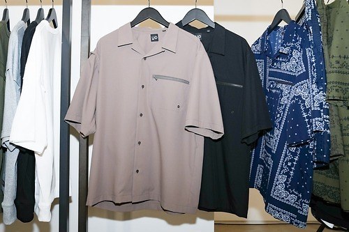 GU×アンダーカバーの新ライン「UG」第2弾、バンダナ柄の開襟シャツ＆グラフィック黒Tシャツなど
