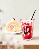 カフェ キツネ25年春メニュー、桜ミルク×苺ソースの抹茶ラテやたっぷり抹茶クリームクロワッサン｜写真2