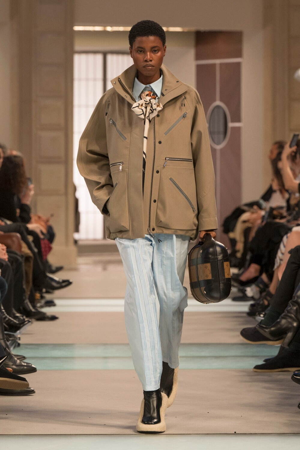 ルイ・ヴィトン(LOUIS VUITTON) 2025-26年秋冬ウィメンズコレクション  - 写真36