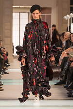 ルイ・ヴィトン 25-26年秋冬ウィメンズコレクション、“秘密の駅”で生まれるストーリーとメゾンの旅｜写真15