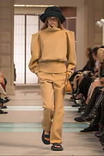 ルイ・ヴィトン 25-26年秋冬ウィメンズコレクション、“秘密の駅”で生まれるストーリーとメゾンの旅｜写真44