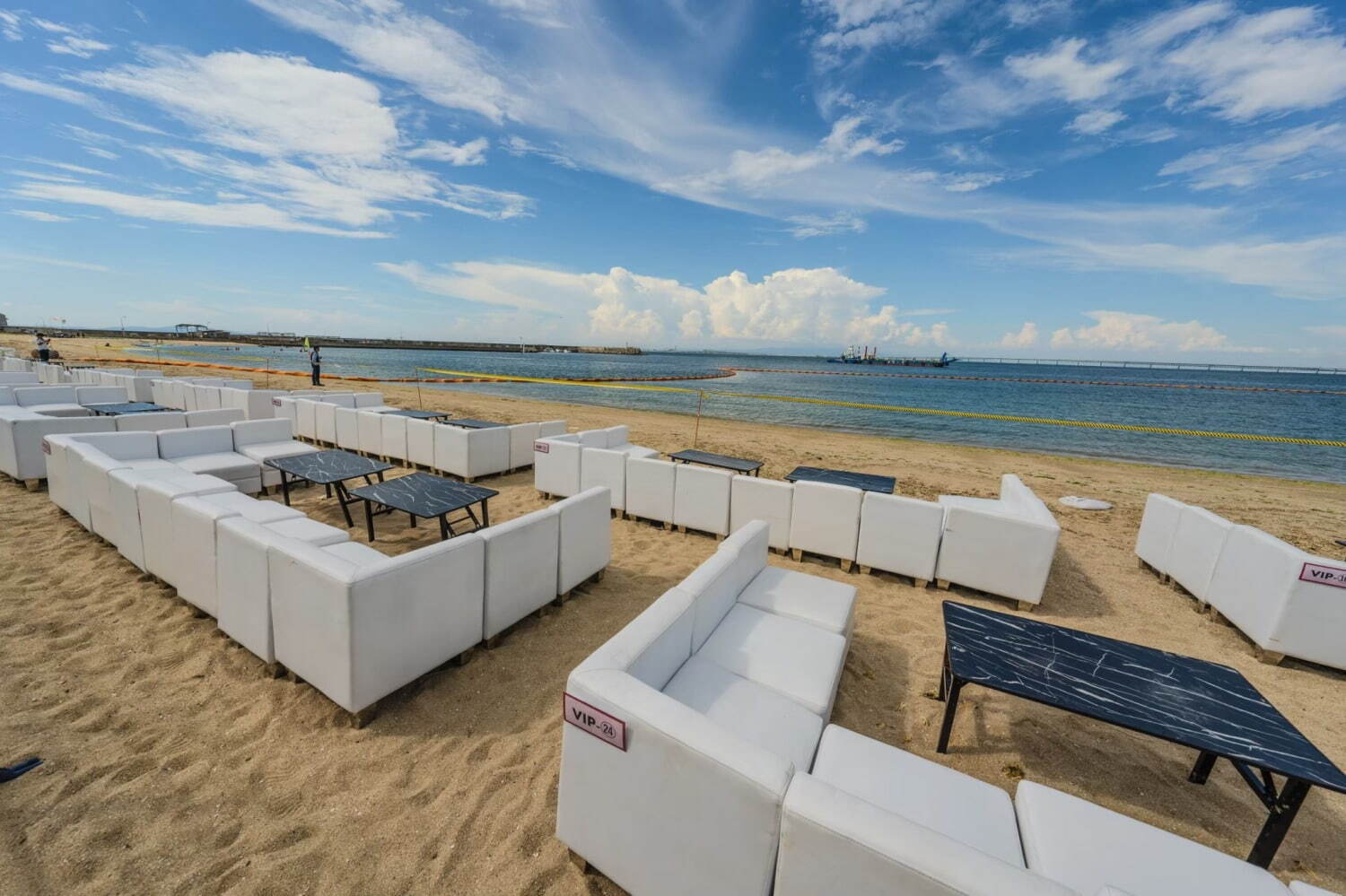 大阪最大級「泉州夢花火」泉南タルイサザンビーチの夜空を彩る海上花火大会、縁日も｜写真9