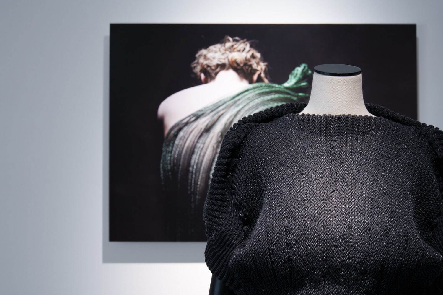 CFCLの展覧会が表参道・GYREで、“3Dコンピューター・ニッティング技術”を軸に製作過程に迫る｜写真9