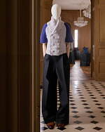 ロエベ 2025-26年秋冬コレクション、アートとクラフトの遊び心でアイデアを形に｜写真16