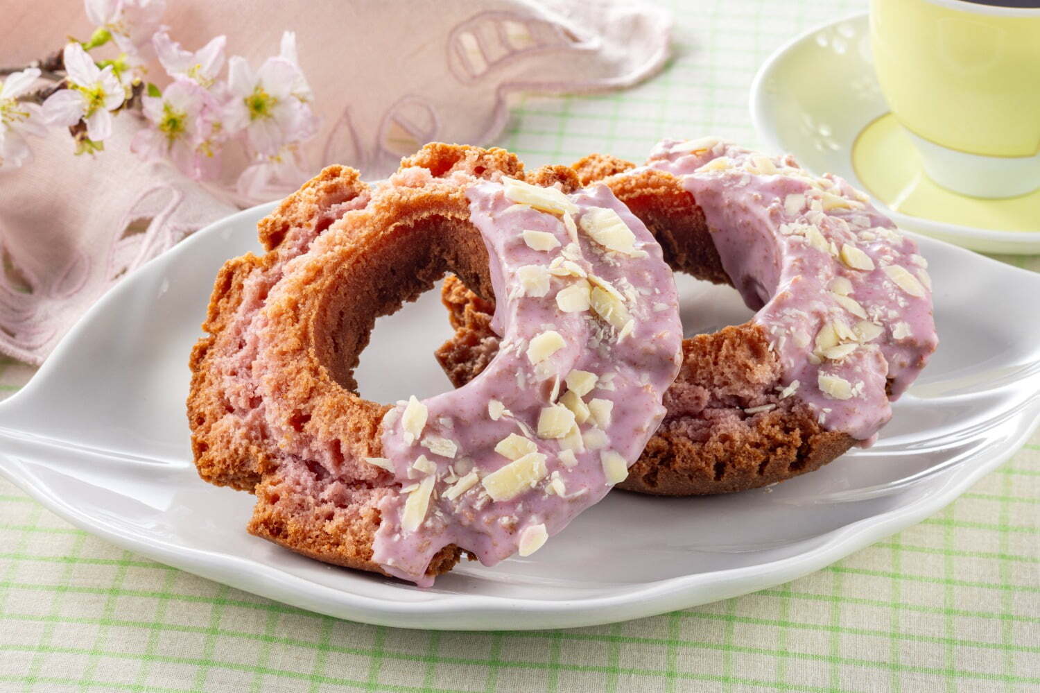 桜スイーツ｜セブン-イレブン桜スイーツ、“桜×ベリー香る”チョコドーナツや春限定シュークリーム「さくらもこ」