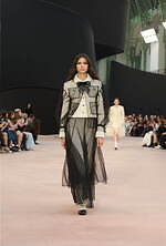 シャネル 2025年秋冬コレクション - 相反するものが軽やかに戯れる“想像力の世界”｜写真2