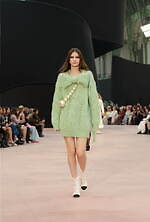 シャネル 2025年秋冬コレクション - 相反するものが軽やかに戯れる“想像力の世界”｜写真56