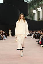 シャネル 2025年秋冬コレクション - 相反するものが軽やかに戯れる“想像力の世界”｜写真66