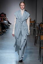 ウジョー 2025-26年秋冬コレクション - スクールファッションから外れた自己表現｜写真17